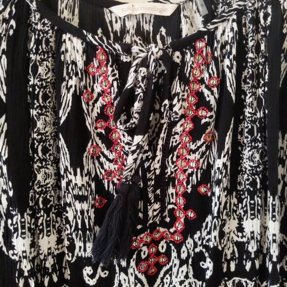 🔥Soft Surroundings Black White and Red Boho Tunic with Flare Sleeved Small - Picture 6 of 12